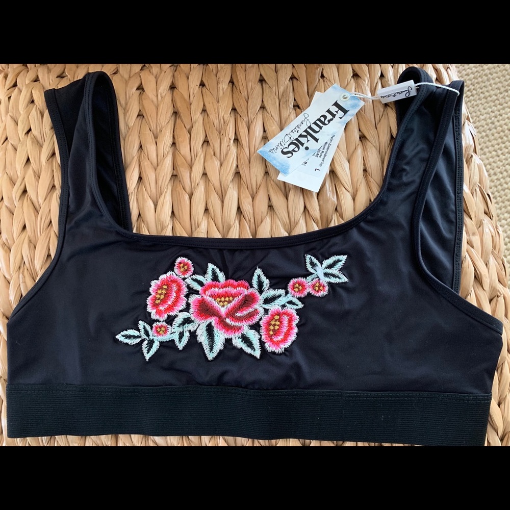 Frankie’s bikinis NEW with tags Dylan top large 😎